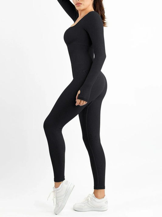 A Long sleeves jumpsuit active wear