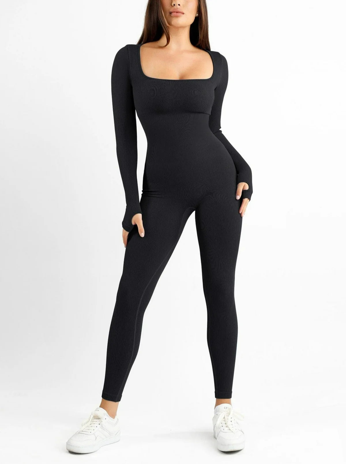 A Long sleeves jumpsuit active wear