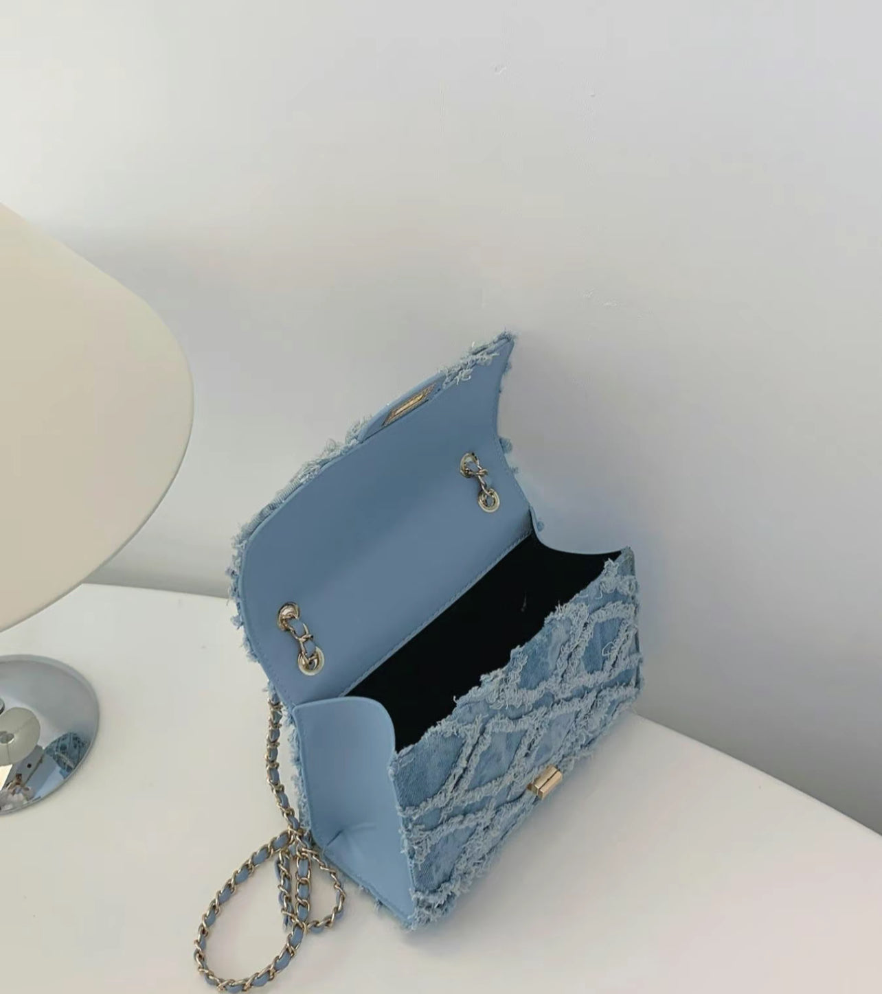 Clutch handbag